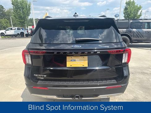 Certified 2026 Ford Explorer Active w/ Active Comfort Package RWD image 5