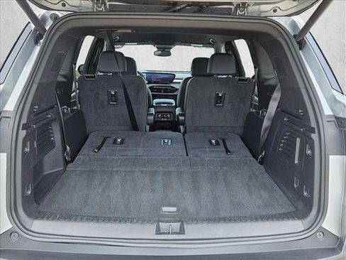 Used 2025 Buick Enclave Preferred FWD image 7