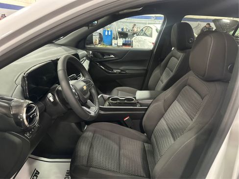 Certified 2025 Chevrolet Equinox LT AWD/4WD image 9