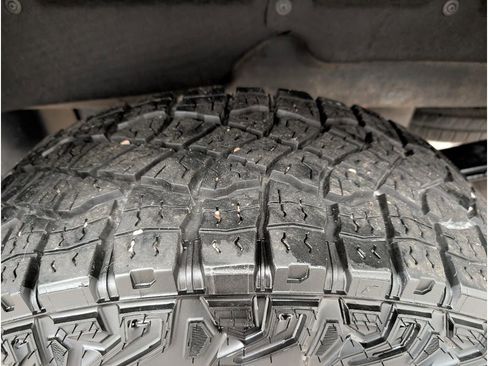 Used 2023 GMC Sierra 1500 AT4 w/ Technology Package image 22