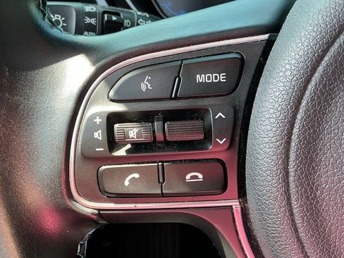 Used 2020 Kia Niro Touring FWD image 29
