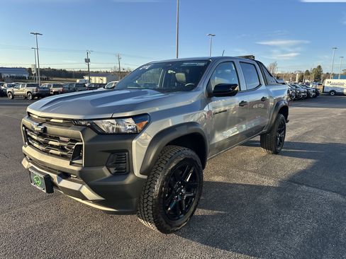 Certified 2025 Chevrolet Colorado Trail Boss w/ Midnight Edition image 3