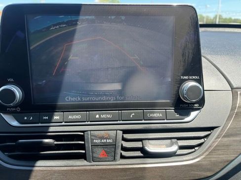 Used 2025 Nissan Altima 2.5 SV FWD image 28