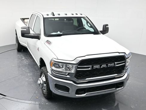 Used 2024 RAM 3500 Tradesman w/ Chrome Appearance Group image 40