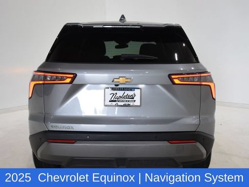 Used 2025 Chevrolet Equinox LT FWD image 5