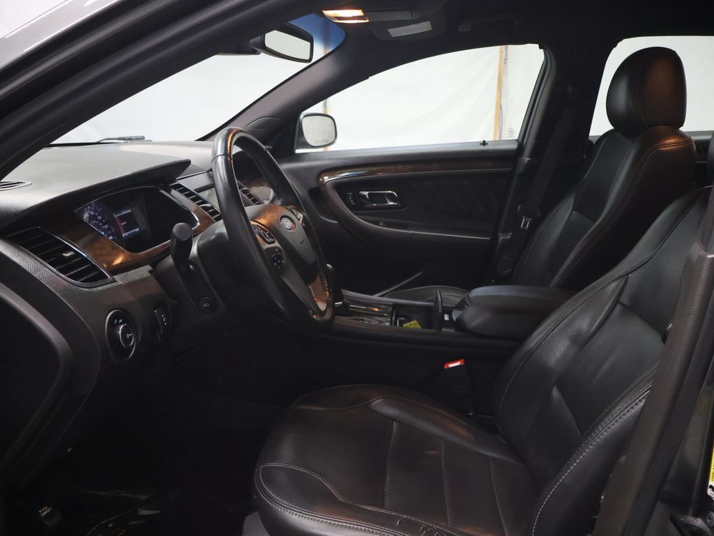 Used 2019 Ford Taurus Limited FWD image 15