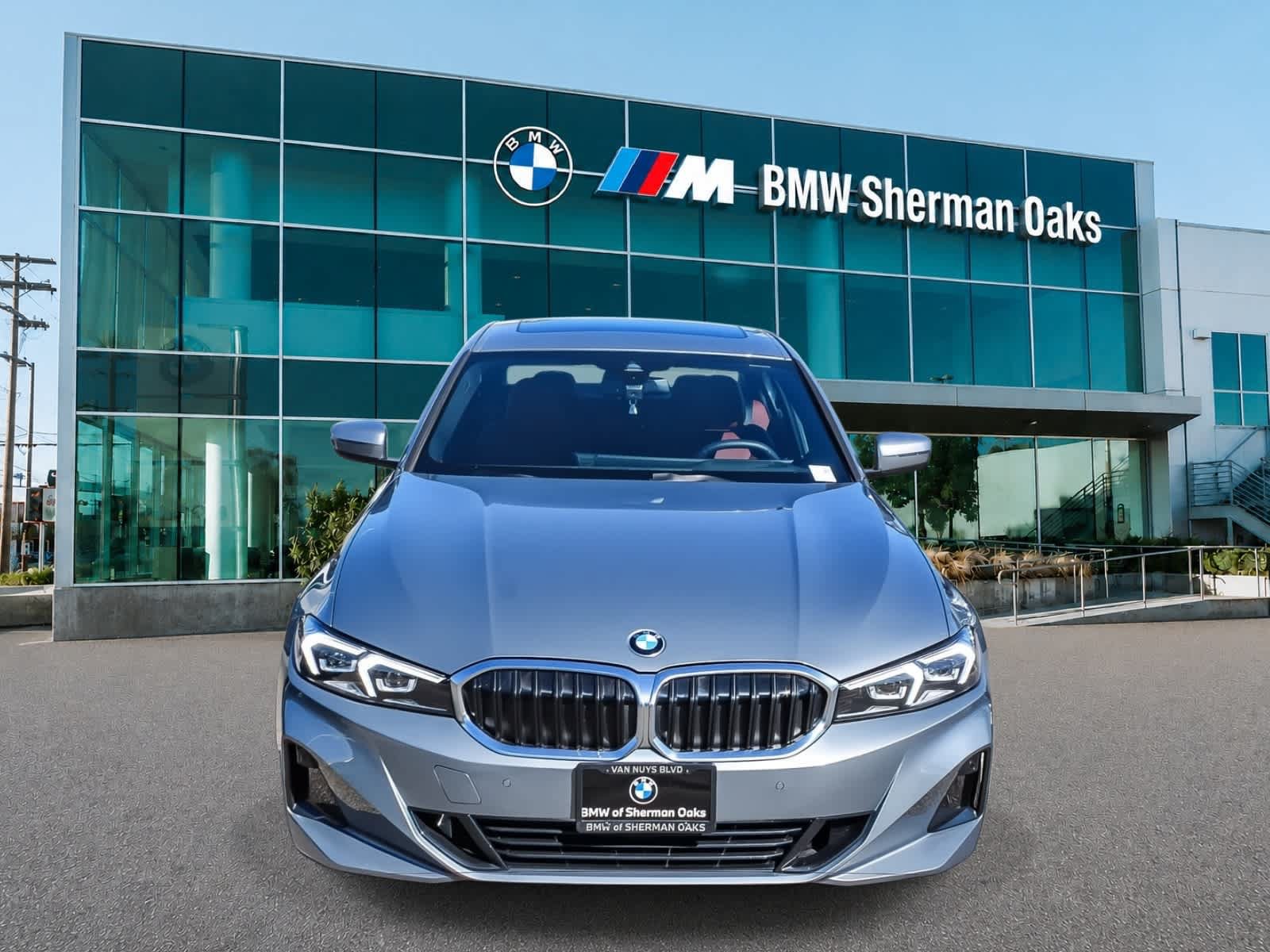 Used 2026 BMW 330i Sedan w/ Premium Package RWD image 2
