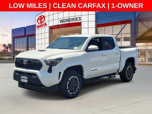 Used 2025 Toyota Tacoma TRD Sport AWD/4WD image 2