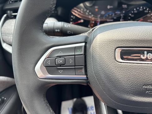 Used 2024 Jeep Compass Latitude AWD/4WD image 60