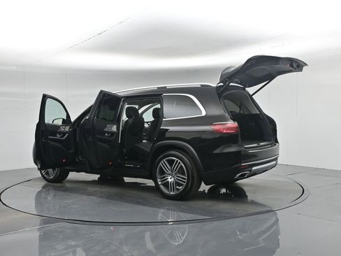 Used 2024 Mercedes-Benz GLS 450 4MATIC image 38
