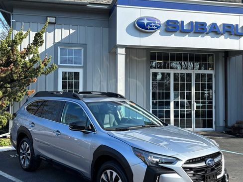 Used 2023 Subaru Outback Limited XT image 1