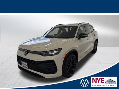 New 2025 Volkswagen Tiguan SE R-Line
