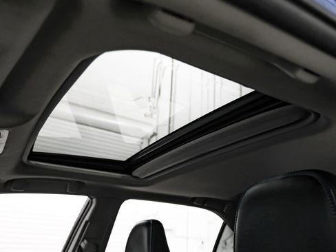 Used 2016 Toyota Camry SE image 28