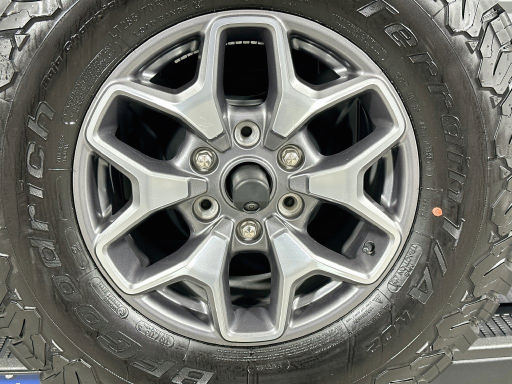 Used 2025 Ford Bronco Badlands AWD/4WD image 18