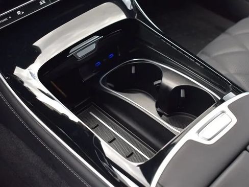 Used 2024 Mercedes-Benz S 500 4MATIC image 32
