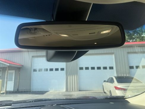 Used 2018 Ford Edge SEL w/ Equipment Group 201A AWD/4WD image 17