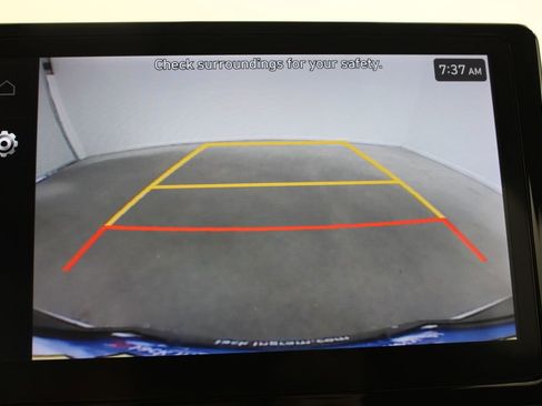 Used 2024 Hyundai Venue Limited FWD image 14
