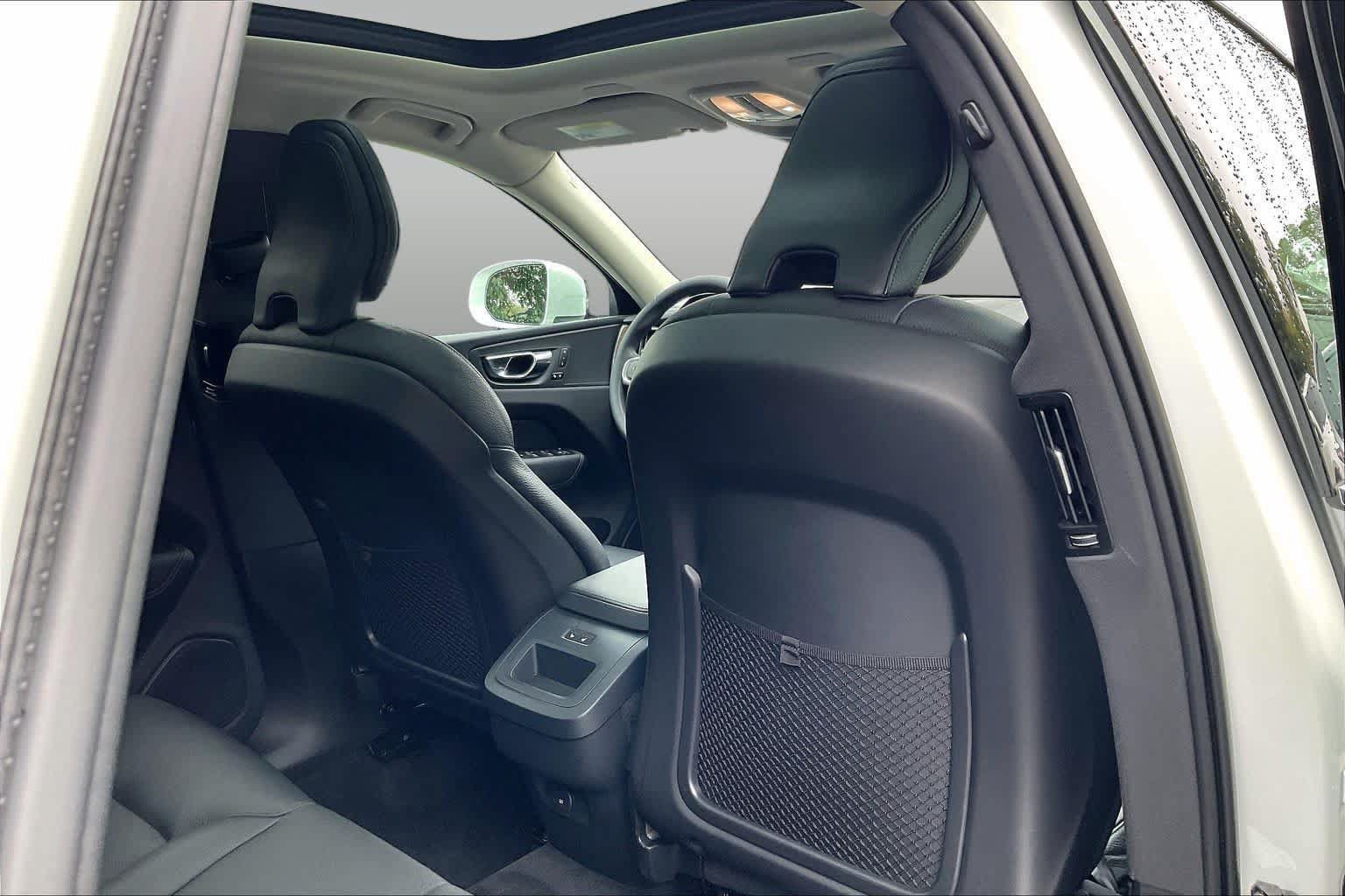 Used 2022 Volvo XC60 B5 Momentum w/ Climate Package AWD/4WD image 20