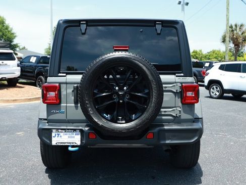 Used 2023 Jeep Wrangler Unlimited Sahara AWD/4WD image 7