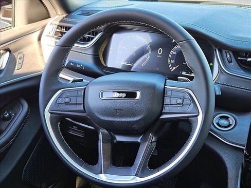 New 2025 Jeep Grand Cherokee Limited w/ Trailer Tow Package image 11