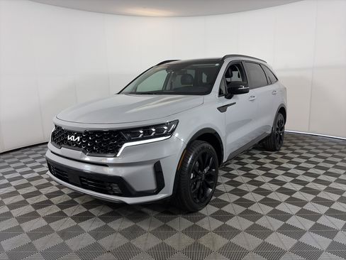 Used 2023 Kia Sorento SX AWD/4WD image 2