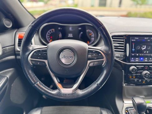 Used 2019 Jeep Grand Cherokee Altitude AWD/4WD image 12