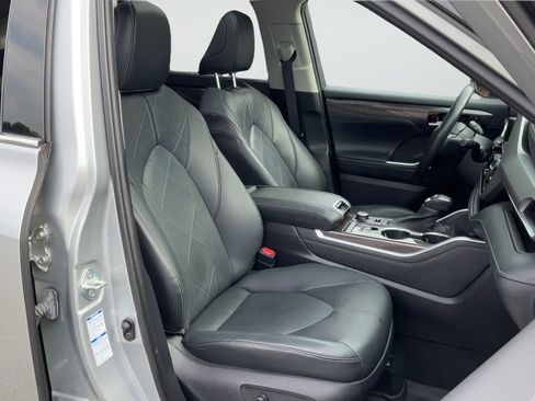 Used 2020 Toyota Highlander Platinum AWD/4WD image 20