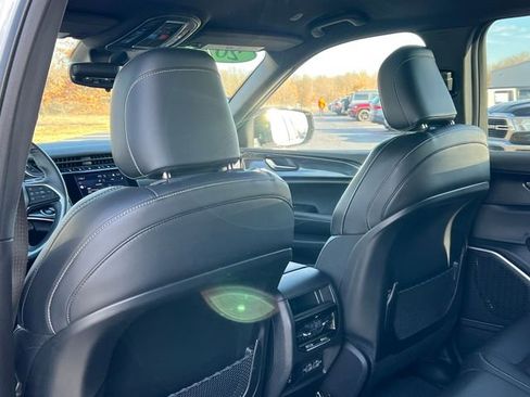 Certified 2022 Jeep Grand Cherokee Altitude image 33