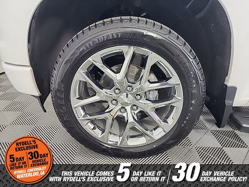 Certified 2023 Chevrolet Silverado 1500 High Country w/ Technology Package image 16