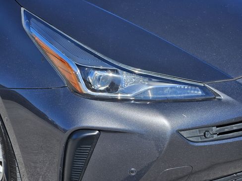 Used 2019 Toyota Prius LE image 6