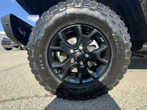 Used 2019 Jeep Wrangler Unlimited Sahara w/ Quick Order Package 24M Moab image 12