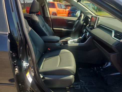 Certified 2019 Toyota RAV4 Limited w/ Advanced Technology Package AWD/4WD image 17