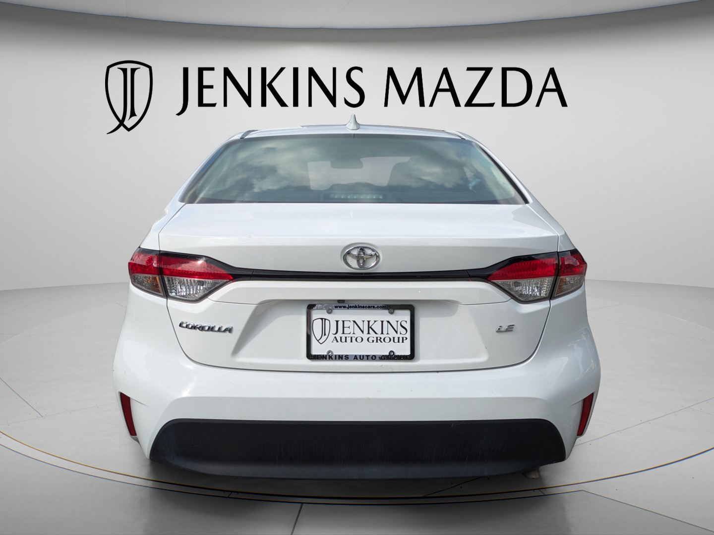 Used 2024 Toyota Corolla LE FWD image 4