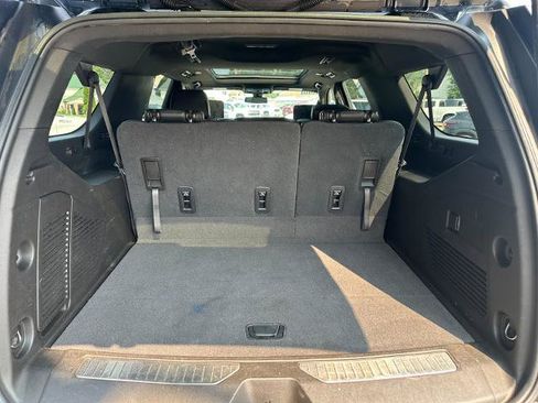 Used 2021 Chevrolet Suburban RST AWD/4WD image 16