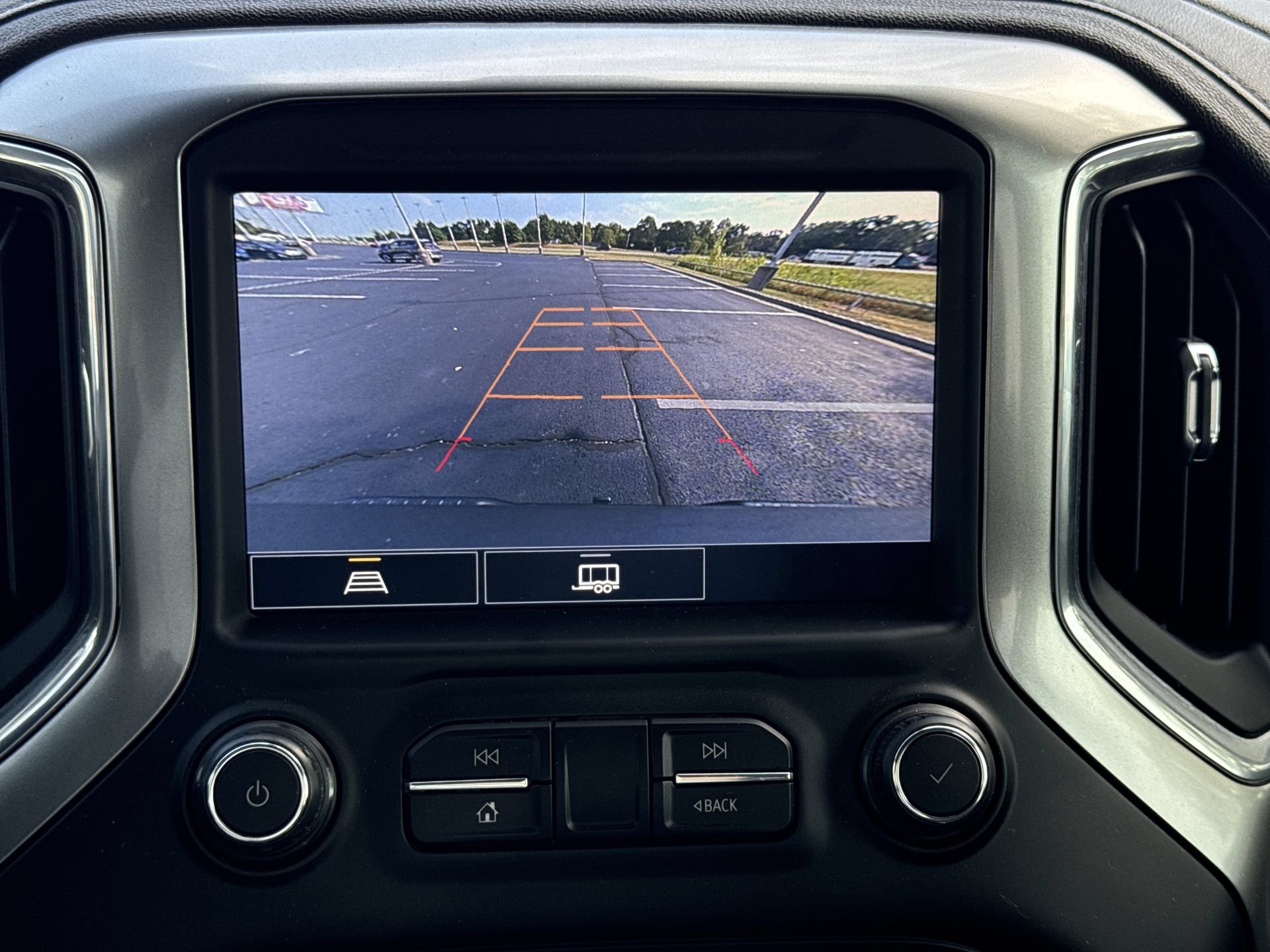 Certified 2021 Chevrolet Silverado 1500 LT Trail Boss w/ Convenience Package II AWD/4WD image 17