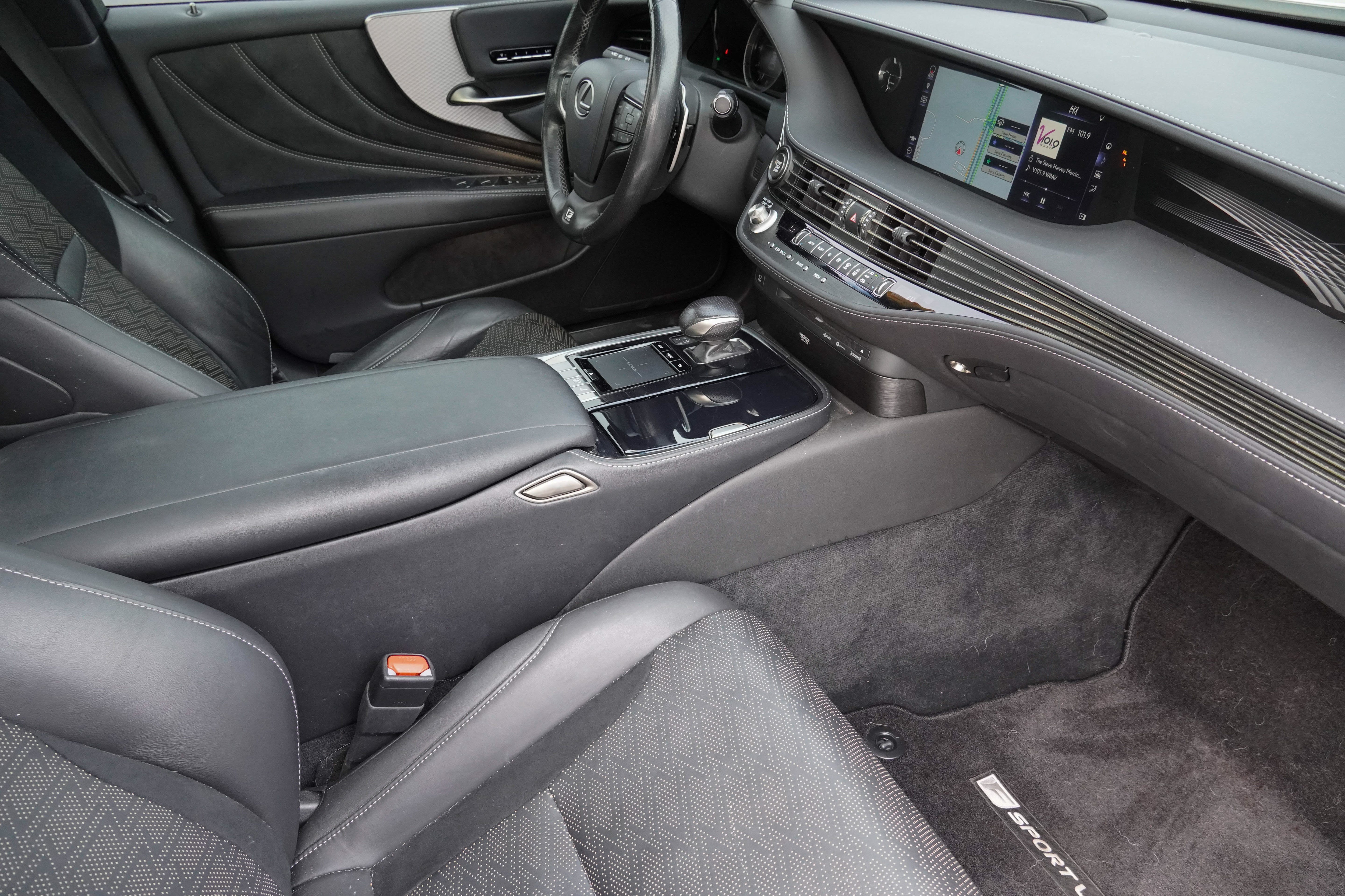 Used 2018 Lexus LS 500 F Sport w/ Accessory Package (Z2) RWD image 10