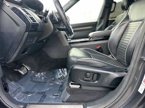 Used 2020 Land Rover Discovery HSE AWD/4WD image 19