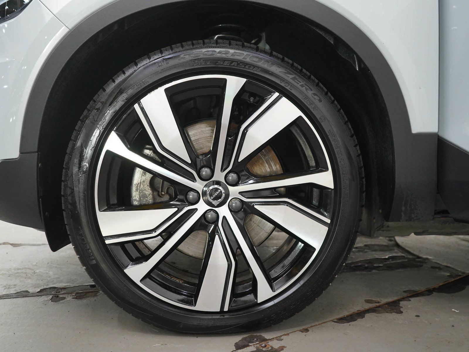 Used 2021 Volvo XC40 P8 Recharge w/ Advanced Package AWD/4WD image 29