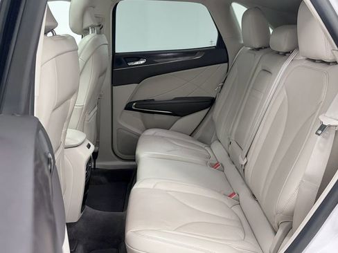 Used 2018 Lincoln MKC Reserve w/ Lincoln MKC Climate Package AWD/4WD image 15