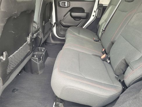 Used 2024 Jeep Wrangler Unlimited Rubicon image 10