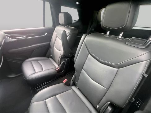 Used 2024 Cadillac XT6 Premium Luxury FWD image 19