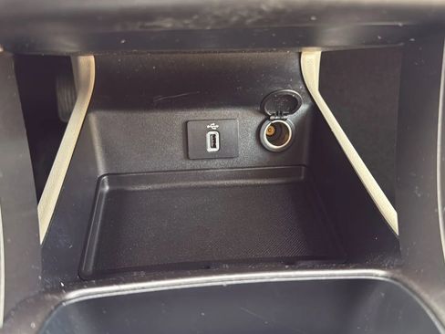 Used 2018 Ford Fusion SE image 19