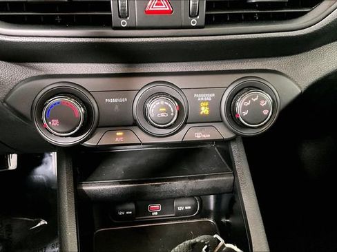 Used 2022 Kia Forte LXS image 32