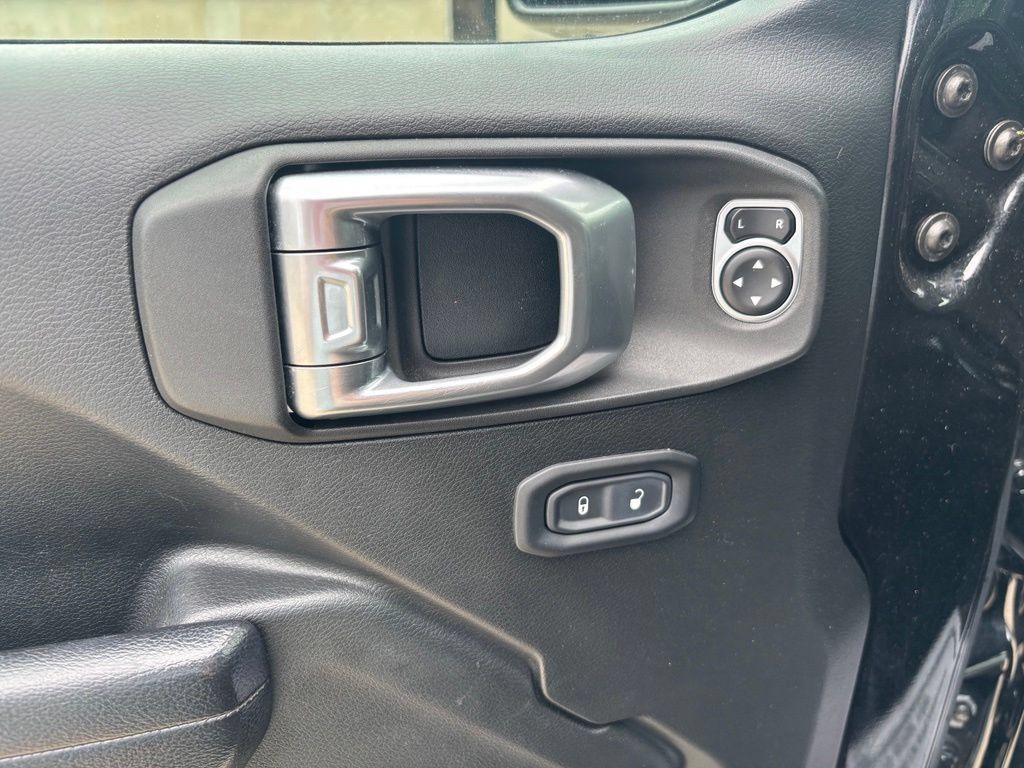 Used 2019 Jeep Wrangler Unlimited Sport S AWD/4WD image 11