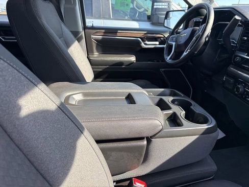 Used 2025 Chevrolet Silverado 1500 LT image 10