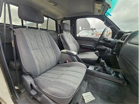 Used 1999 Toyota Tacoma 4x4 Xtracab V6 image 4