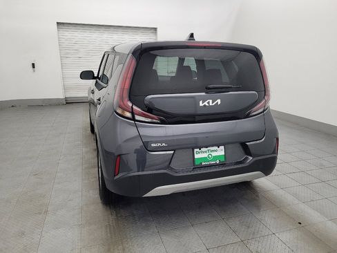 Used 2023 Kia Soul LX w/ LX Technology Package image 6