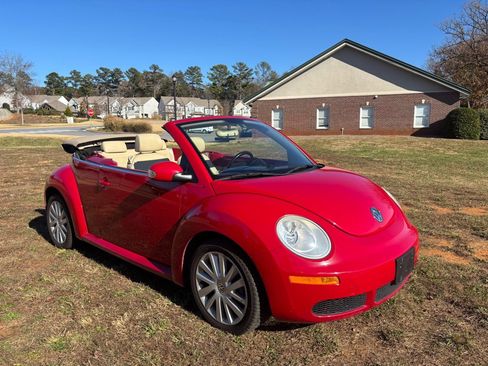 Used 2008 Volkswagen Beetle SE image 3
