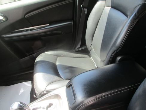 Used 2016 Dodge Journey Crossroad w/ Popular Equipment Group FWD image 13
