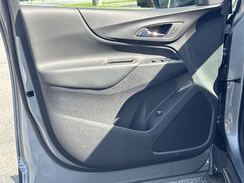 Used 2024 Chevrolet Equinox LT w/ LPO, Floor Liner Package FWD image 19